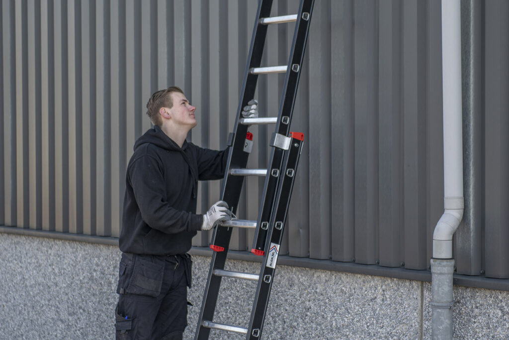 Aluminium ladder Keuren. Ladders En Trappen Keurmeester conform NEN 2484